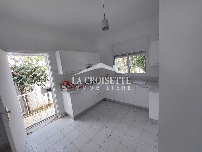 Villa S+5 avec piscine à Gammarth